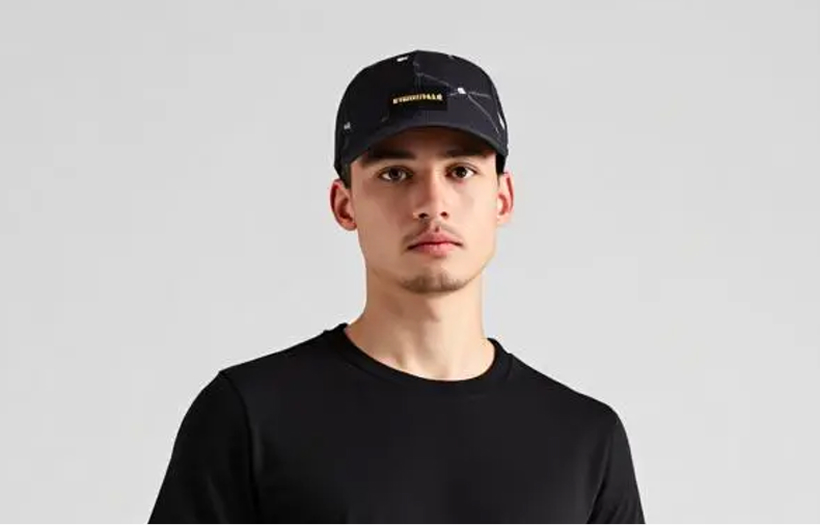 マルチロゴ長袖Tシャツ