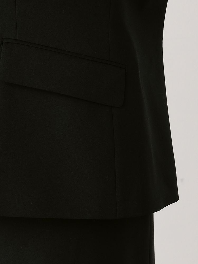 SOF FI CEのスーツ（Ｍ）薄い黒　新品